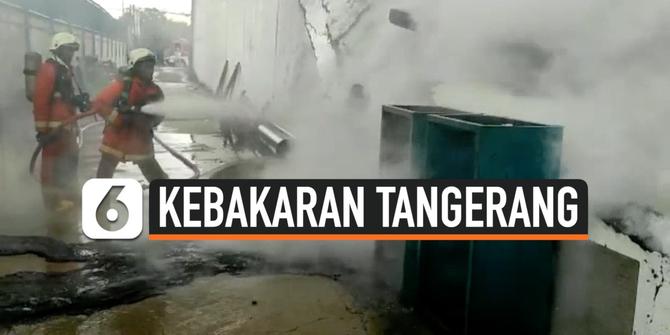 VIDEO: Kebakaran Pabrik Pengolahan Plastik di Kota Tangerang
