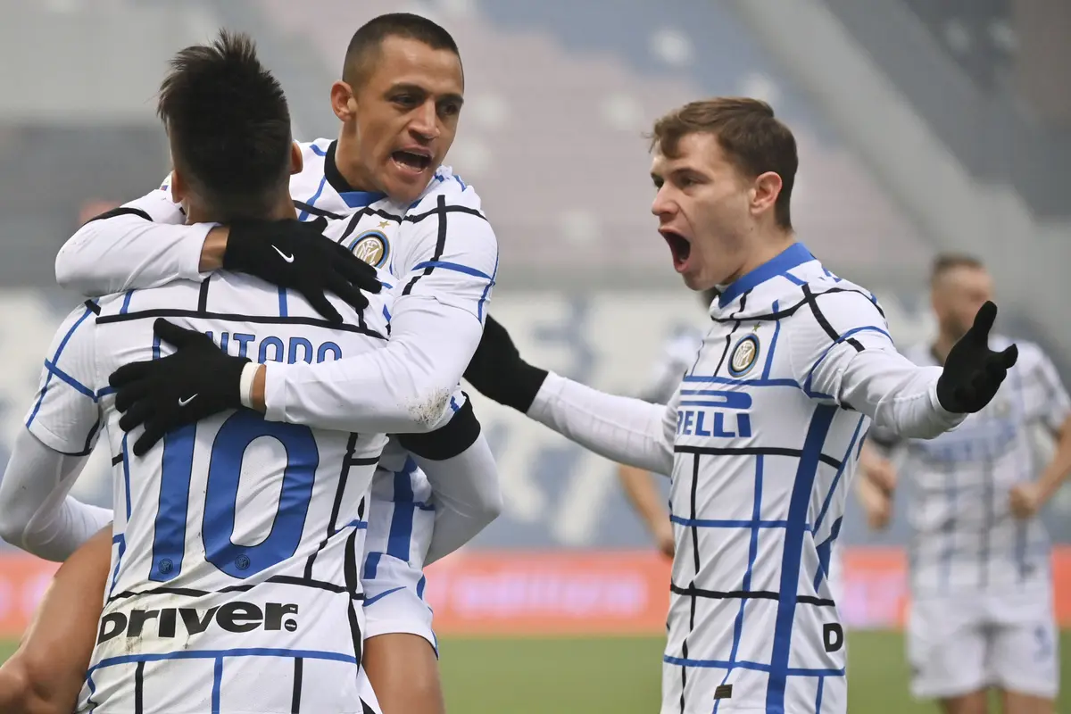 Foto Liga Italia: Kebahagiaan Pemain Inter Milan usai Menang Telak atas Sassuolo