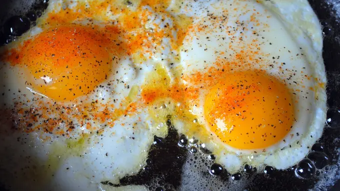 [Bintang] Hamil Muda Tak Boleh Makan Telur, Benarkah?