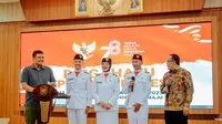 Wali Kota Medan Bobby Nasution di hadapan Pasukan Pengibar Bendera Pusaka (Paskibraka). (Foto: Istimewa)