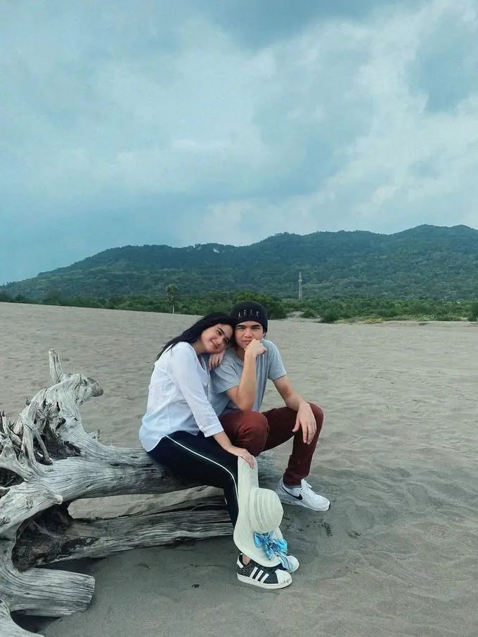 Kasih 'Kode Keras' di Postingan Terbaru, Benarkah Tissa Biani dan Dul Jaelani Siap Nikah Muda?