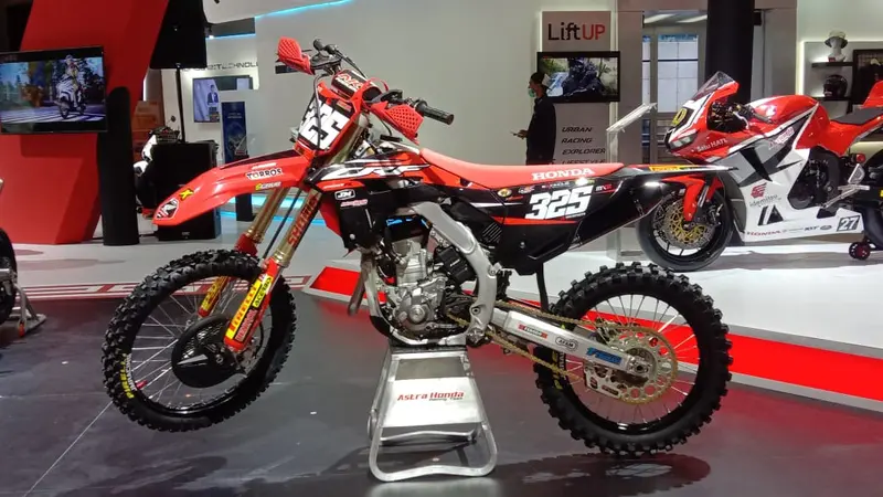 AHM Rilis CRF250L di IIMS 2023 (Jordy/Liputan6.com)