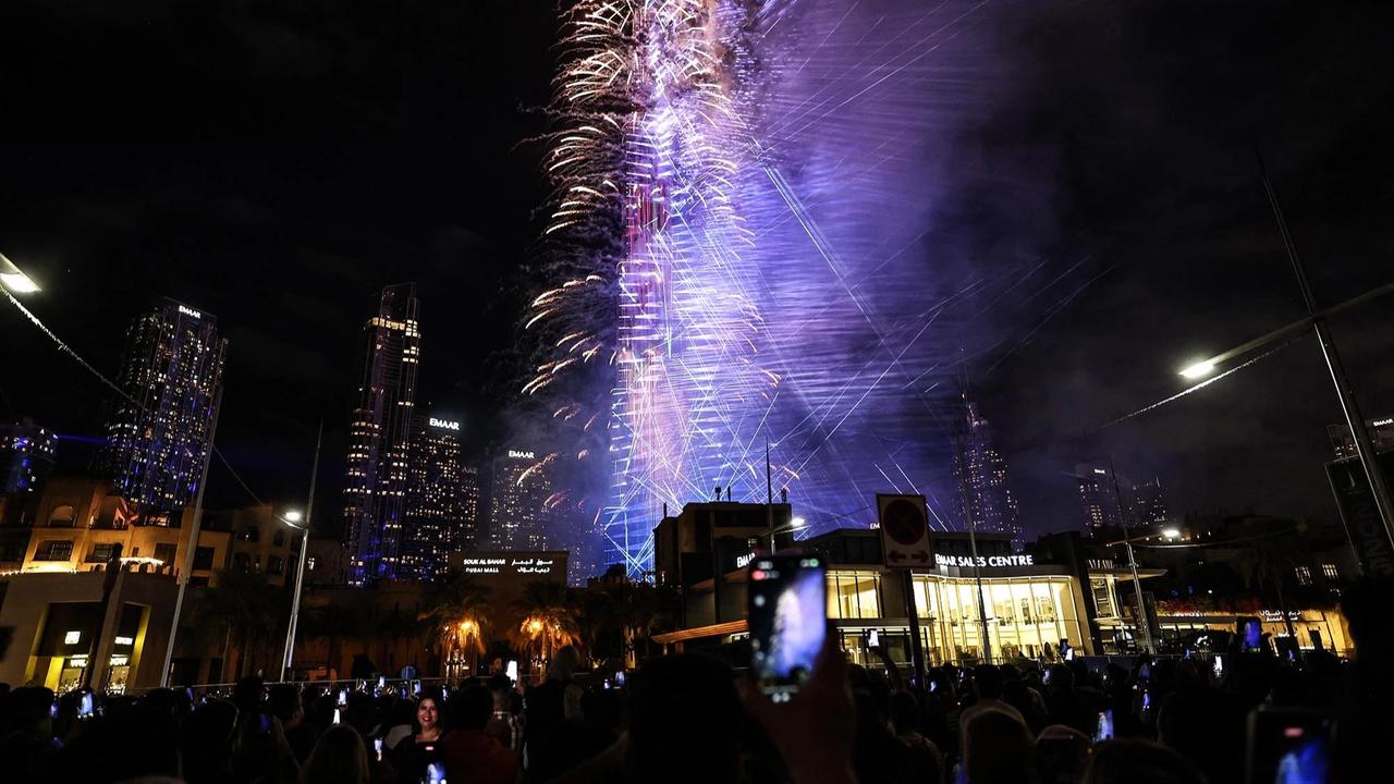 FOTO: Beragam Wajah Perayaan Malam Tahun Baru 2026 di Dunia
