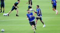 Lionel Messi dan kawan-kawan lolos dengan sempurna dari Grup A. (CHARLY TRIBALLEAU / AFP)
