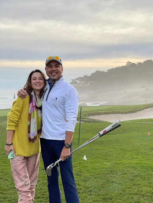 Jullie Estelle dan David Tjiptobiantoro (Instagram/julstelle)