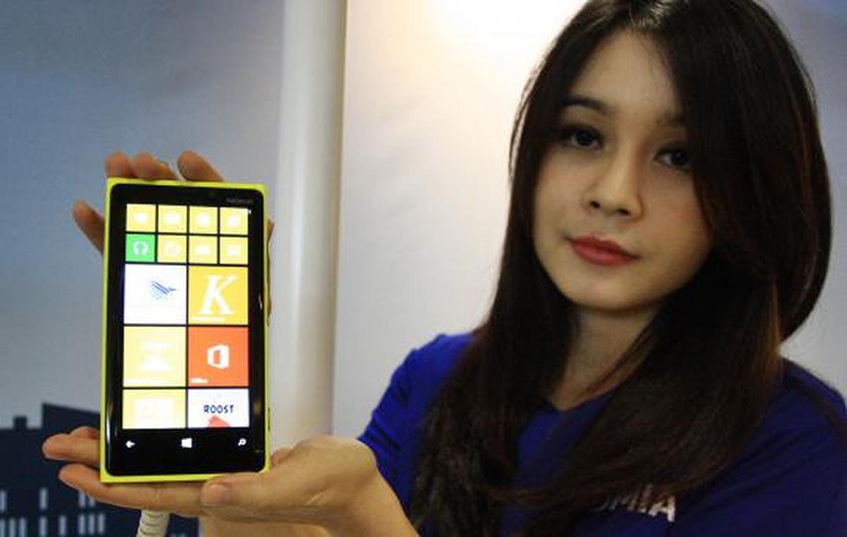 Nokia luncurkan Lumia 920 dan 820 