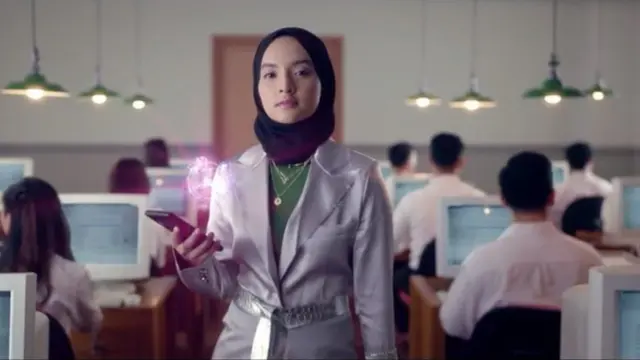 Paras Nabila Ishma muncul di iklan sebuah provider telepon selular (https://www.instagram.com/p/CFo1d11DX1g/)
