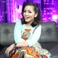 Penyanyi dangdut, Kristina saat menjadi bintang tamu dalam acara Dear Haters di Liputan6.com di SCTV Tower, Jakarta, Rabu (3/1). (Liputan6.com/Fatkhur Rozaq)