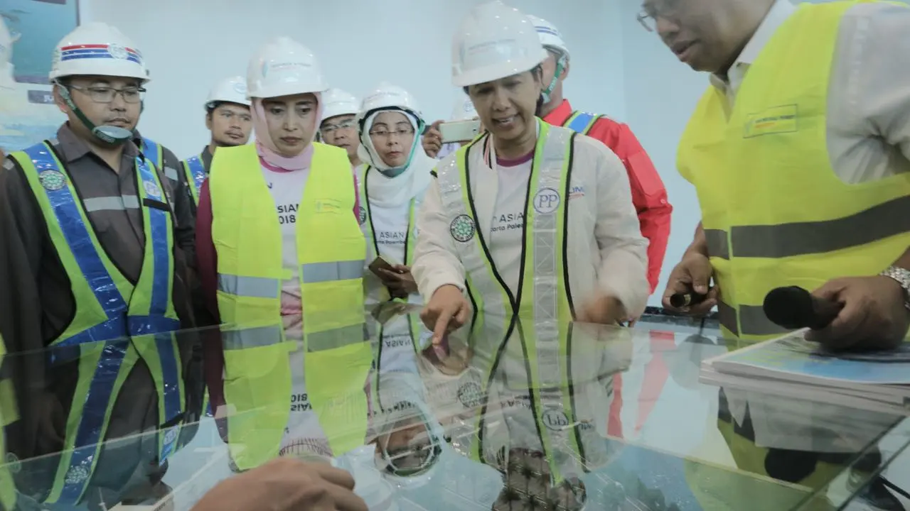 Menteri BUMN Rini Soemarno Meninjau Layanan ASDP di Merak dan Bakauheni (Foto: Humas Kementerian BUMN)