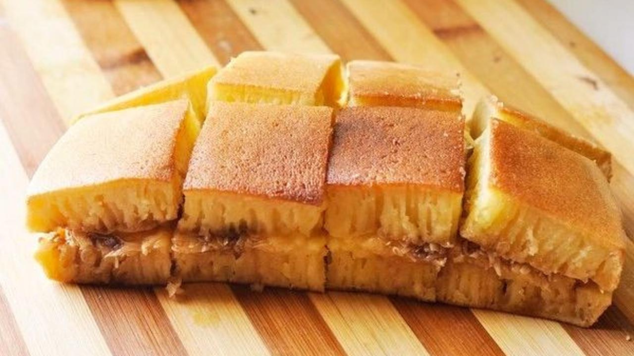 4. Martabak Manis vs Terang Bulan