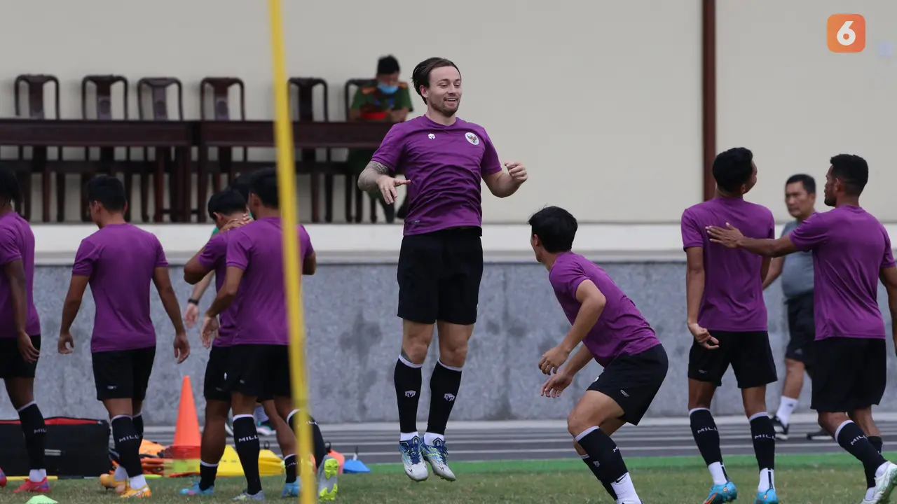 Foto: Dibohongi Vietnam, Timnas Indonesia Masih Latihan di Lapangan yang Buruk Jelang Hadapi Timor Leste di SEA Games 2021