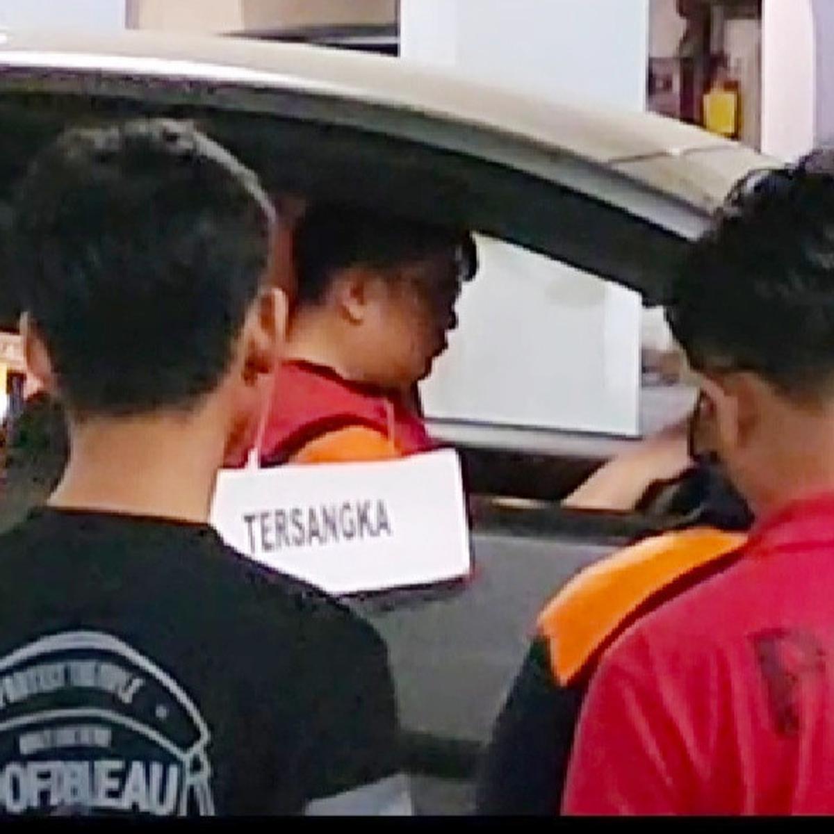 Gregorius Ronald Tannur saat rekonstruksi kasus tewasnya Dini Sera Afrianti. (Dian Kurniawan/Liputan6.com)