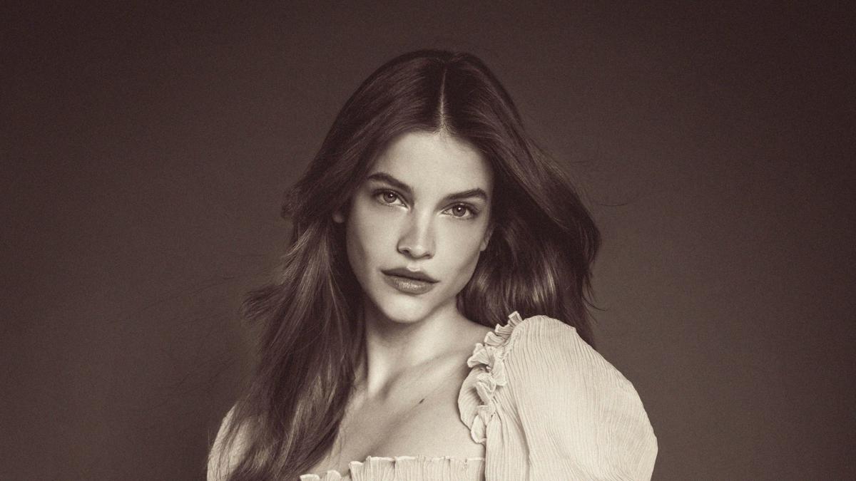 Baby Bump Barbara Palvin Diabadikan dengan Lingerie Arsip Victoria's Secret