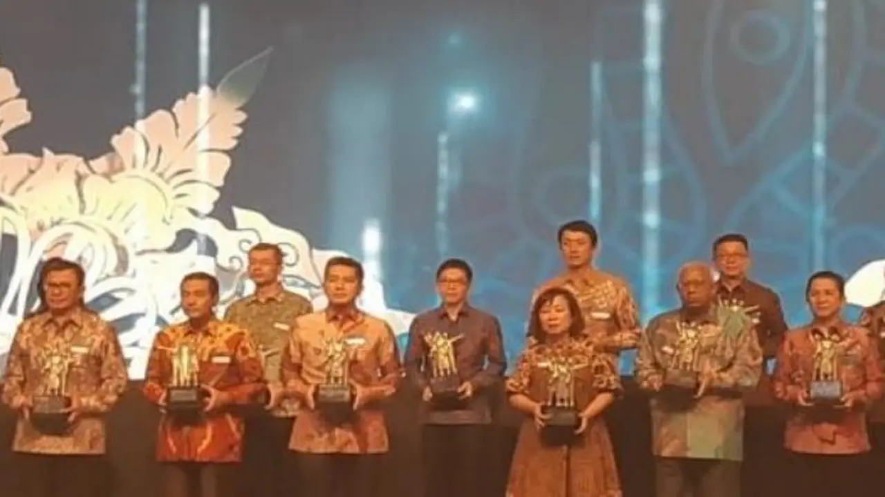 PT Bumi Resources Tbk (BUMI) melalui anak usahanya PT Kaltim Prima Coal (KPC) meraih penghargaan sebagai perusahaan penyumbang devisa ekspor terbaik tahun 2018. Dok Bumi Resources.