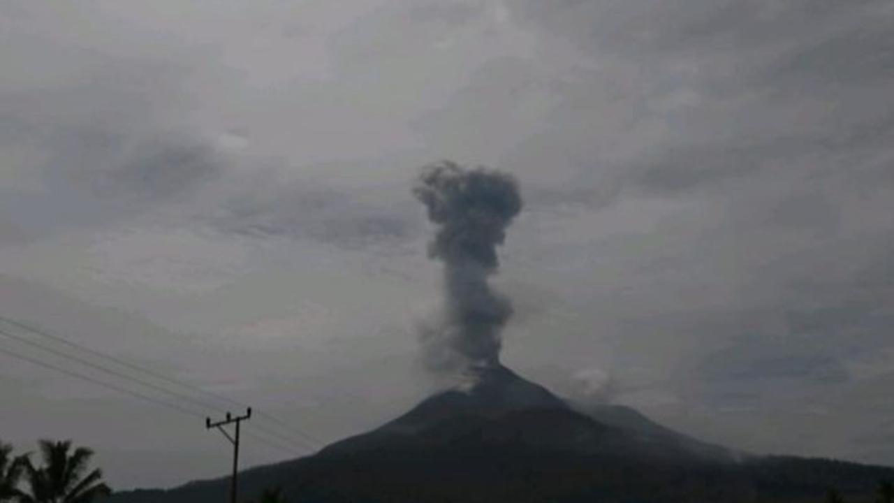 Erupsi Gunung Lewotobi, Tujuh Penerbangan Internasional ke Bali Dibatalkan