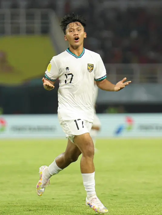 Pemain tengah timnas Indonesia U-17, Nabil Asyura saat laga lanjutan Grup A Piala Dunia U-17 2023 di Stadion Gelora Bung Tomo, Surabaya, Jawa Timur, Kamis (16/11/2023). (Doc. LOC WCU17/NFL)