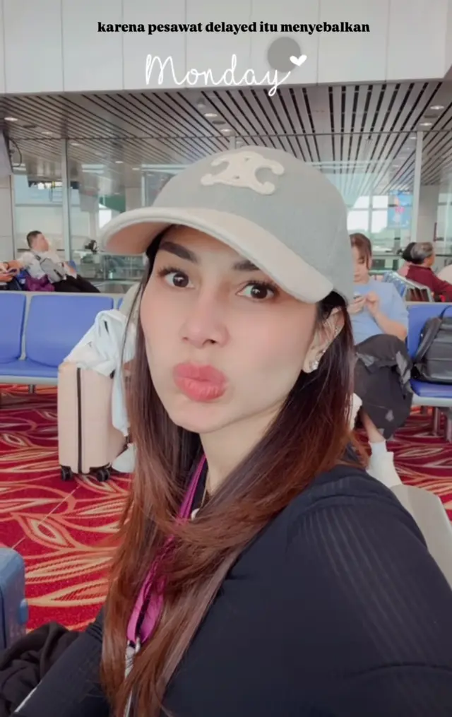 Sepakat prioritaskan kebahagiaan anak, 6 momen Nisya Ahmad liburan bareng mantan suami di Malaysia