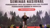 Ketua Dewan Komisioner OJK Mahendra Siregar dalam Seminar Nasional Pengurangan Emisi Gas Rumah Kaca dan Peluang Perdagangan Karbon di Indonesia, Jambi, Senin (18/9/2023).