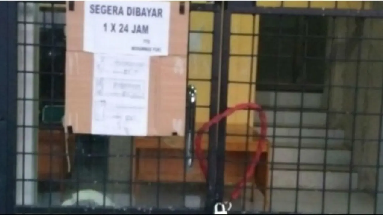 Kantor Satpol PP-WH Pidie Jaya, Aceh Digembok Pemilik Warung Makan (Foto: Mercinews/Dream)