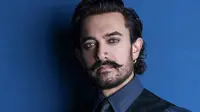 Aamir Khan dengan gaya lucu justru menyebutkan kegiatannya hari Valentine (ZeeNews)