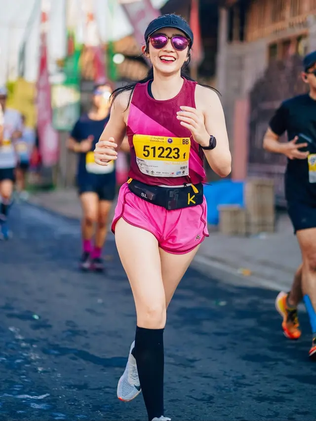 Dari Main Tenis hingga Lari Marathon, Intip Gaya Sporty dan Stylish Febby Rastanty Saat Berolahraga