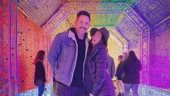 Momen kemesraan Jenna Dewan dan Steve Kazee selama berpacaran hingga akhirnya bertunangan pada Selasa (18/02/2020). (Sumber: Instagram @jennadewan)