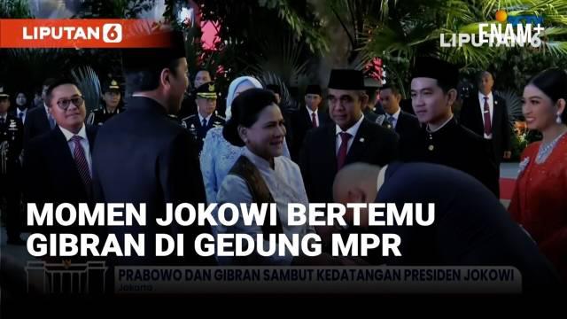 Prabowo Subianto, Gibran dan sejumah pejabat negera menyambut Presiden Joko Widodo yang tiba di gedung MPR RI. Presiden Jokowi datang bersama Ibu Negara untuk menghadiri acara pelantikan Preseden dan Wakil Presiden Periode 2024 -2029.