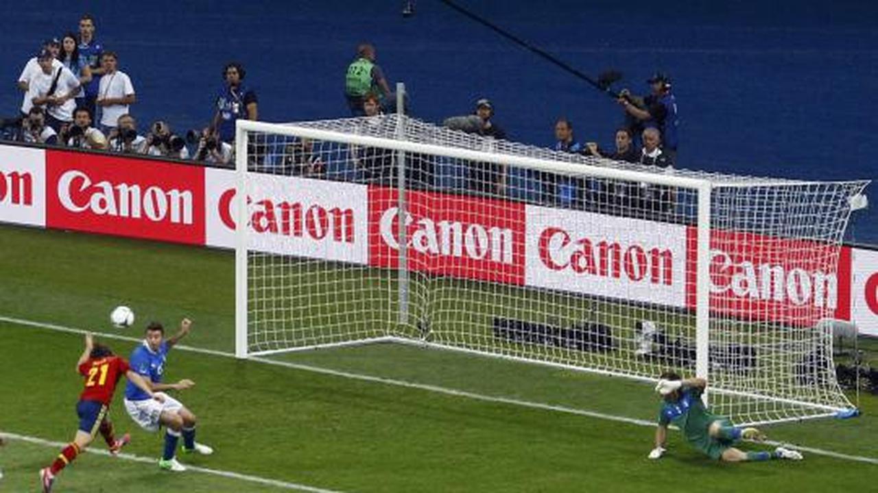 Bantai Italia, Spanyol pertahankan juara Eropa