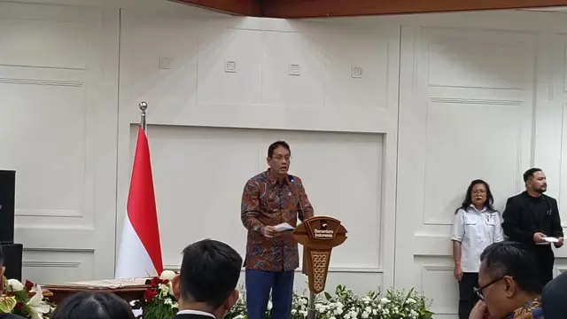 Menteri Keuangan Purbaya Yudhi Sadewa dalam penandatanganan komitmen hibah lahan PT Lippo Cikarang Tbk kepada negara