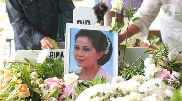 Prosesi Pemakaman Aktris Senior Rima Melati