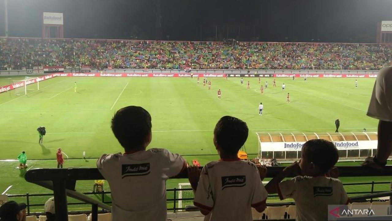 Fakta Unik: Hujan Deras dan Kartu Merah Iringi Kemenangan Dramatis Persib Kalahkan Bali United 1-0 di Kandang Lawan