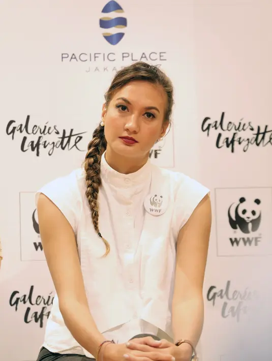 Tidak mudah untuk bisa naik ke puncak gunung. Butuh perjuangan berat. Bahkan, setiap 500 meter, harus berhenti. Saat sudah diatas ketinggian 3000 Mdpl, rasa pusing mulai melanda. (Galih W. Satria/Bintang.com)