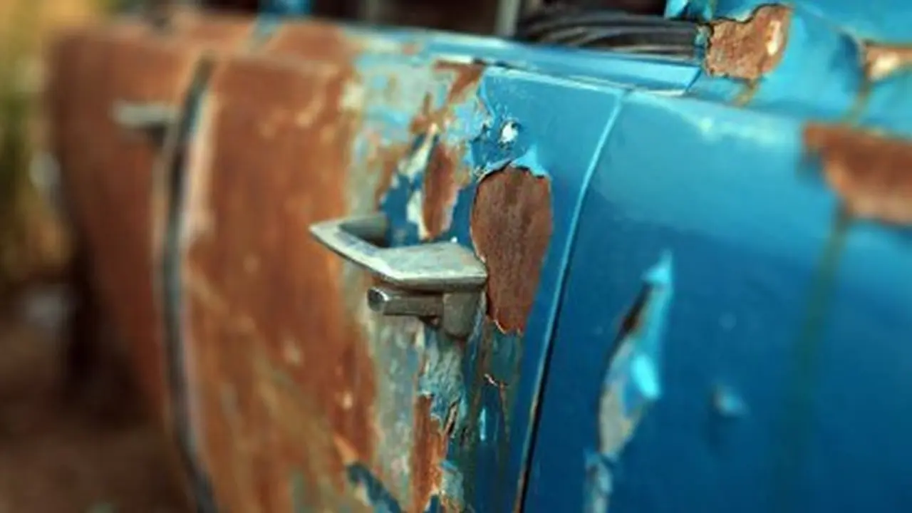 mobil karatan