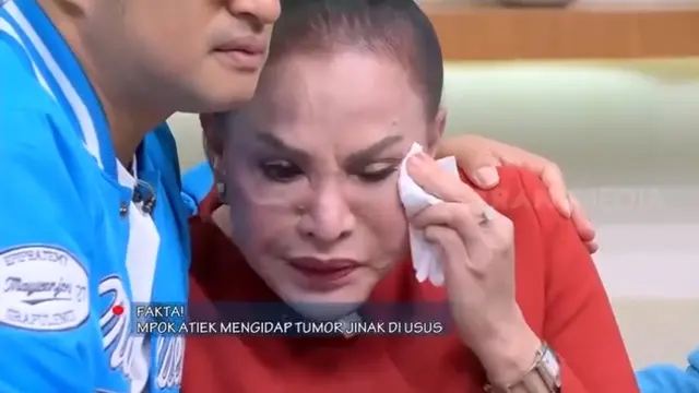 Mpok Atiek Kini Jualan Es Cincau