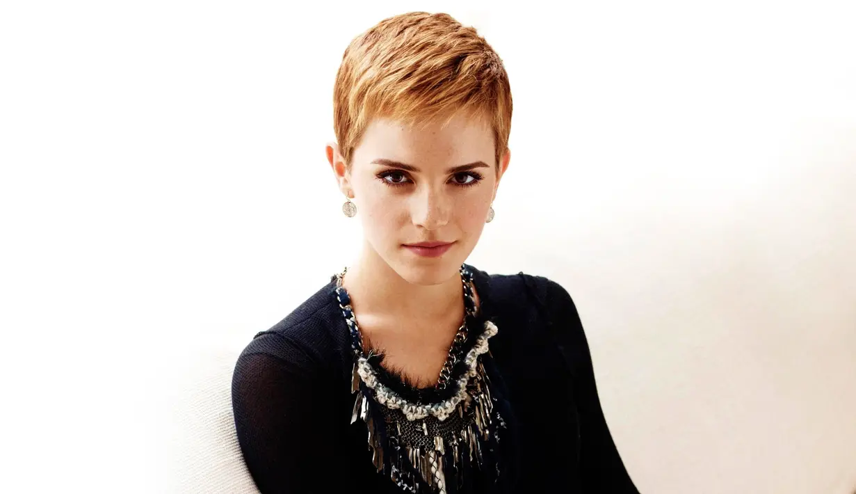 Kamu pasti setuju kalau Emma Watson tetap tampil cantik dengan rambut pendek, kan? (Wallpaperscraft)