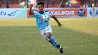 Guntur Ariyadi bakal menjadi rekan duet Fabiano Beltrame di jantung pertahanan Madura United. (Bola.com/Aditya Wany)