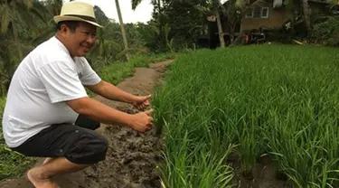 Mantan Kabareskrim Polri Komisaris Jenderal Polisi (Purn) Susno Duadji kini memilih mengisi hari-harinya dengan menjadi petani di kampung halamannya di Dempo Selatan, Pagar Alam, Sumatera Selatan. (www.facebook.com/susno2g)