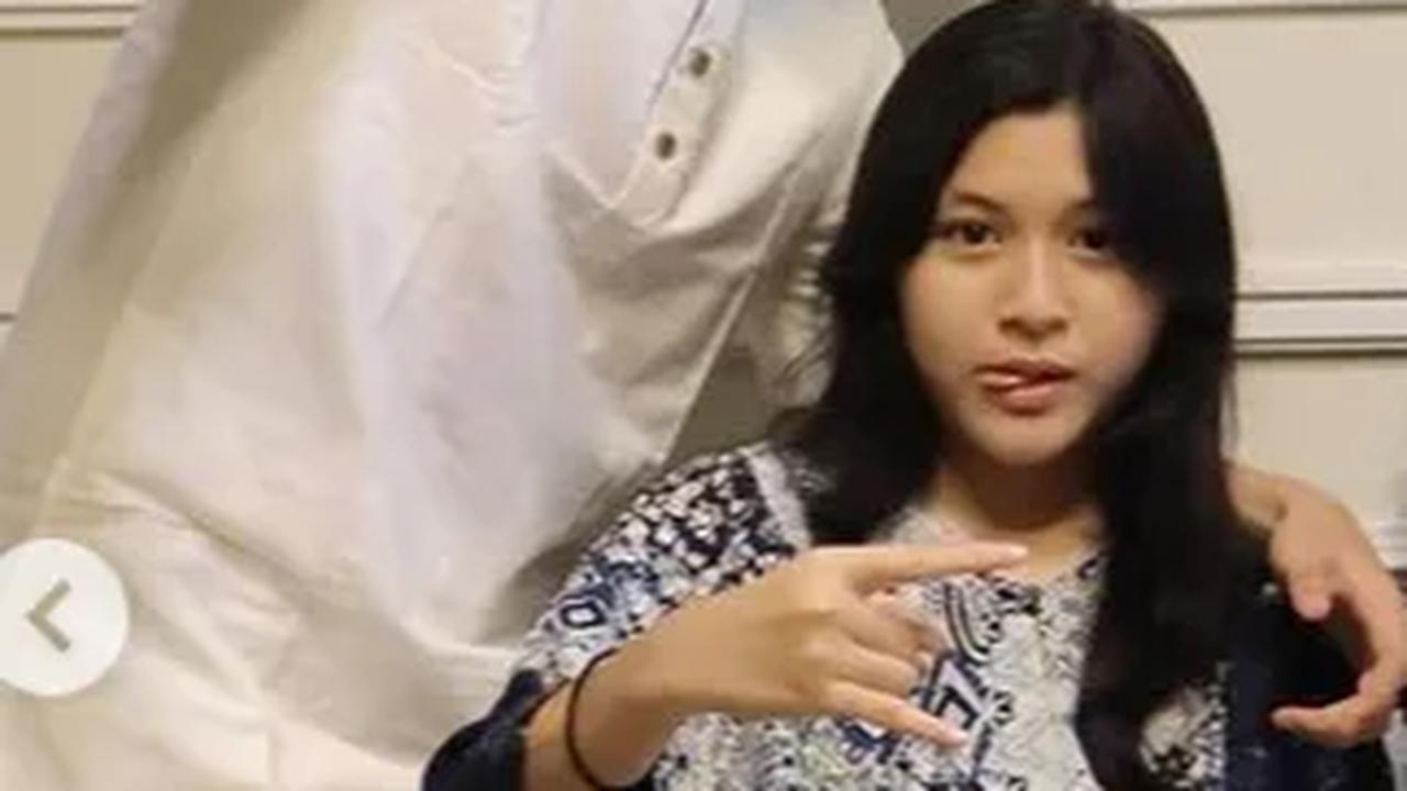 Punya Gaya Berfoto yang Unik<br>