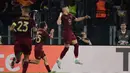 AS Roma memimpin lebih dulu lewat gol yang dicetak Artem Dovbyk (kanan) pada menit ke-32. (Filippo MONTEFORTE/AFP)