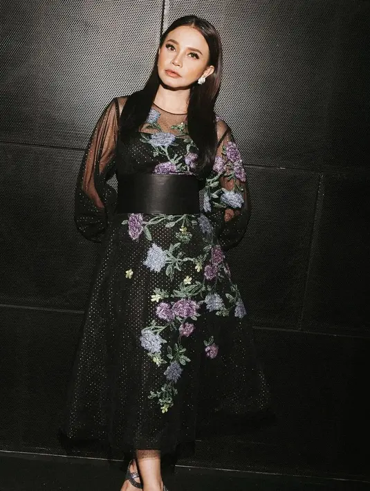 Rossa (Instagram/itsrossa910)