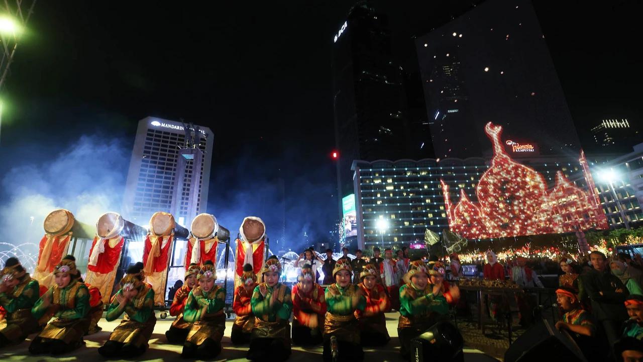 FOTO: Harmoni Imlek dan Ramadhan di Bundaran HI