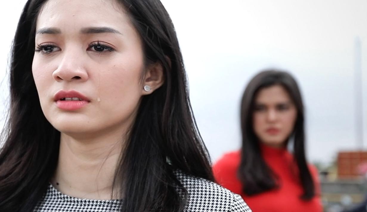 Sering Peran Antagonis Kini Faradilla Yoshi Tampil Lebih Romantis Page 1 News Entertainment Fimela Com