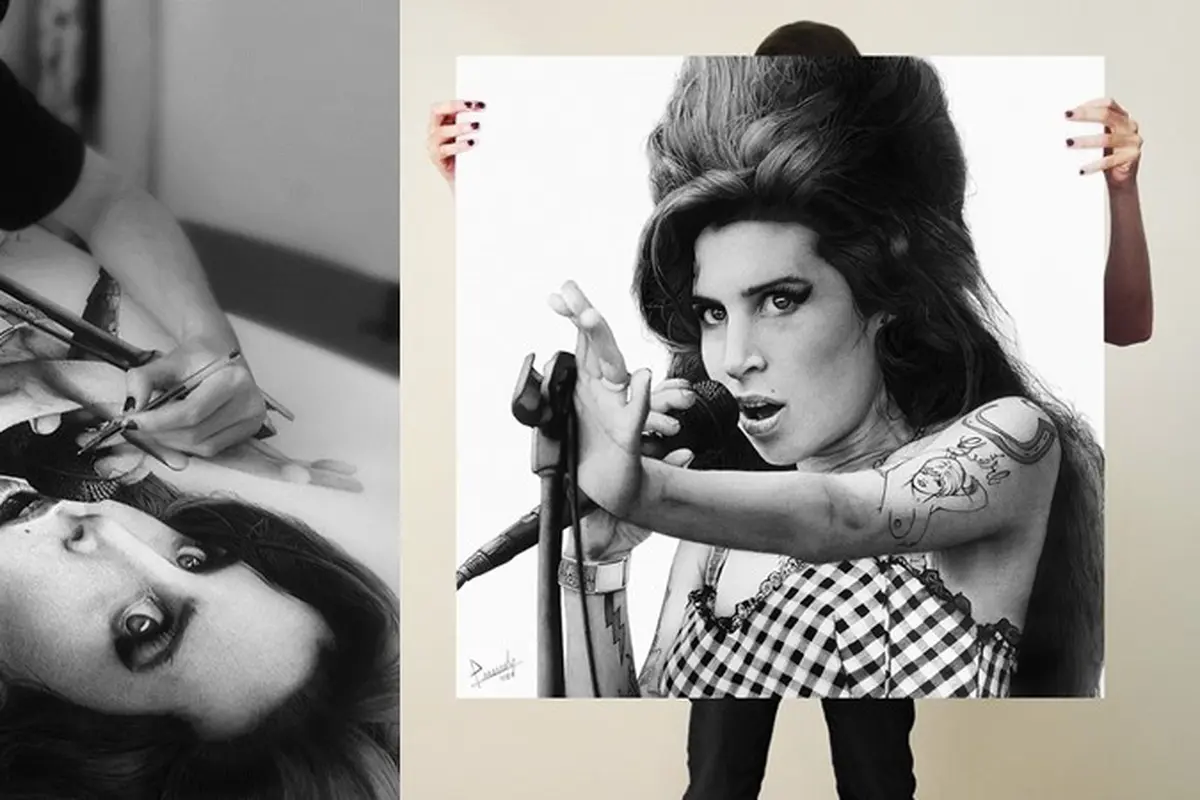 [Bintang] Kenang Amy Winehouse, Seniman Ini Pakai 2 Tangan untuk Menggambar