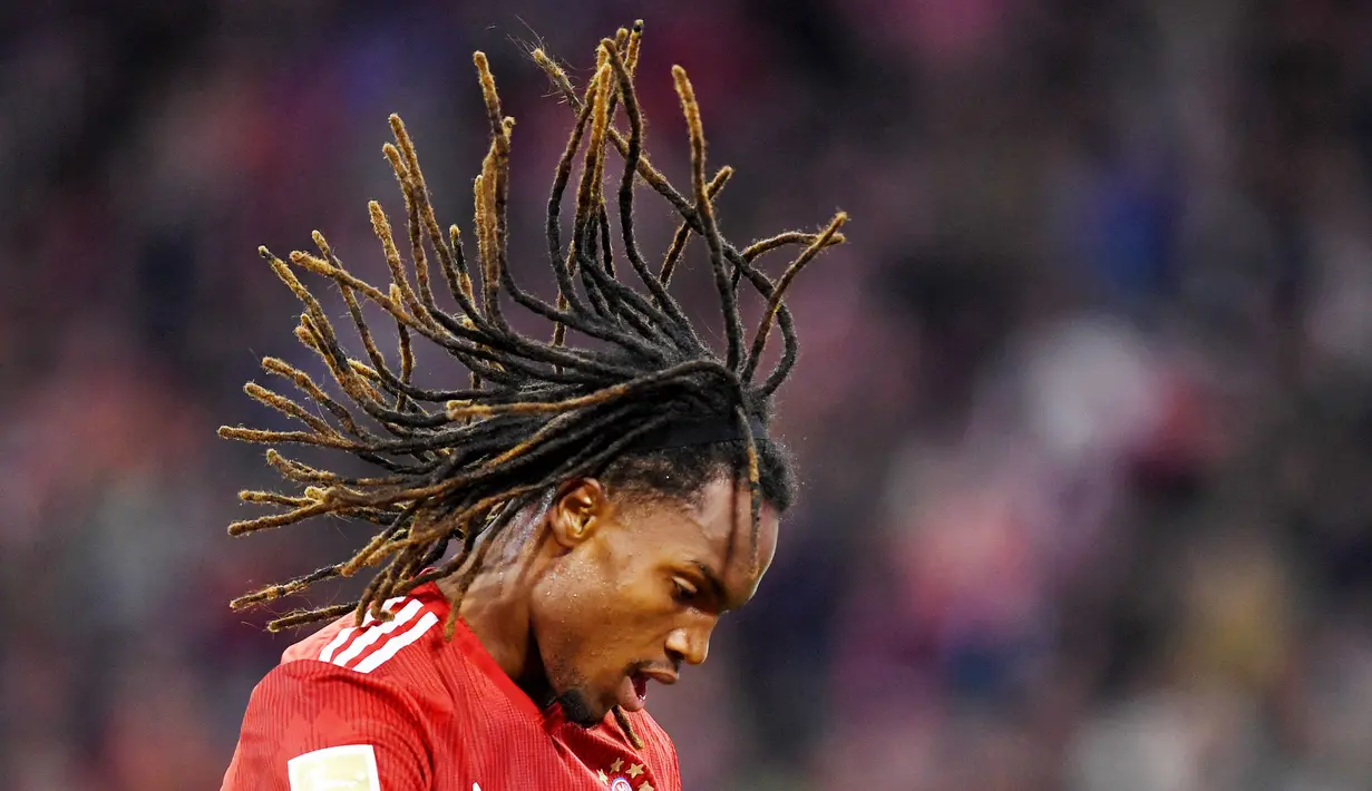 Renato Sanches - Peraih penghargaan pemain muda terbaik Piala Eropa 2016 itu diboyong Bayern Munchen tahun lantaran dianggap bisa menjadi pemain masa depan. Alih-alih bisa bersinar, Renato malah kesulitan bersaing di lini tengah Munchen. (Foto:AFP/Christof Stache)