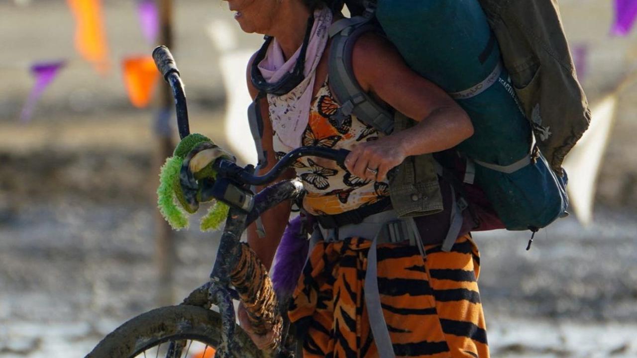FOTO: Horor, 70.000 Peserta Festival Burning Man di Amerika Serikat Terjebak Lumpur di Gurun Nevada, 1 Tewas