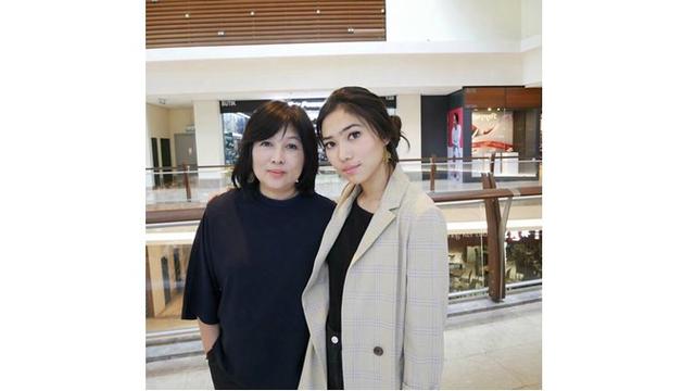 Meski jarang terekspos, keduanya kerap membagikan momen bersama di Instagram.
