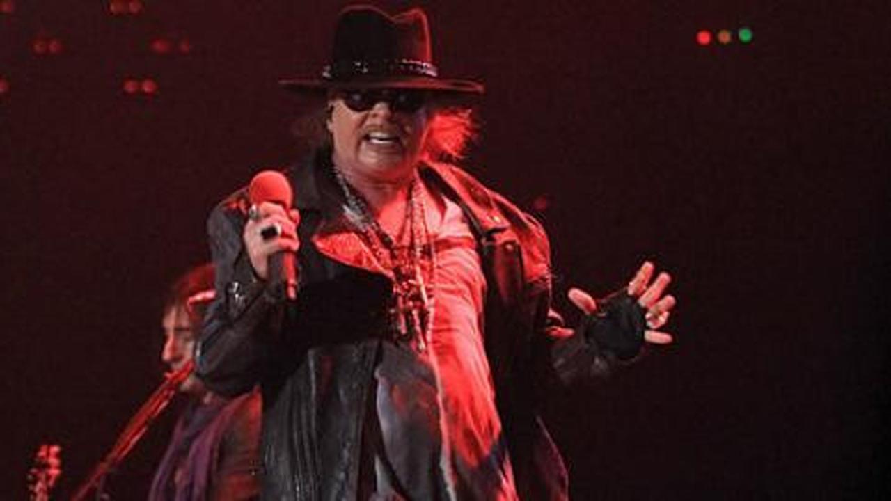 Kembaran Slash muncul di konser Guns N Roses!