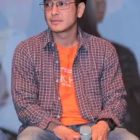 Seorang selebriti tetap lah manusia biasa yang tidak luput dari kesalahan. Terkadang mereka menyelesaikan masalah lewat jalur kekerasan. Beberapa artis Indonesia sempat beurusan dengan polisi karena kasus kekerasan. (Adrian Putra/Bintang.com)