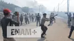 Warga Dadap, Kecamatan Kosambi, Kabupaten Tangerang, Banten melawan saat petugas mendatangi kawasan lokalisasi itu. Pemberian Surat Peringatan (SP) 2 dan pemasangan stiker pembongkaran pun berlangsung ricuh