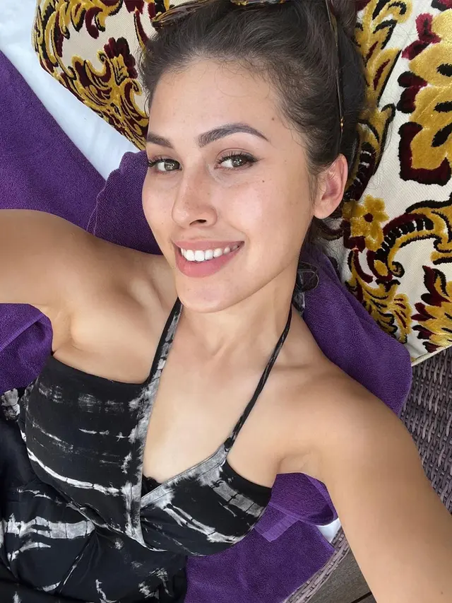 Foto selfie Sabrina Eben yang cantiknya turun temurun (Instagram/ sabrinaeben)